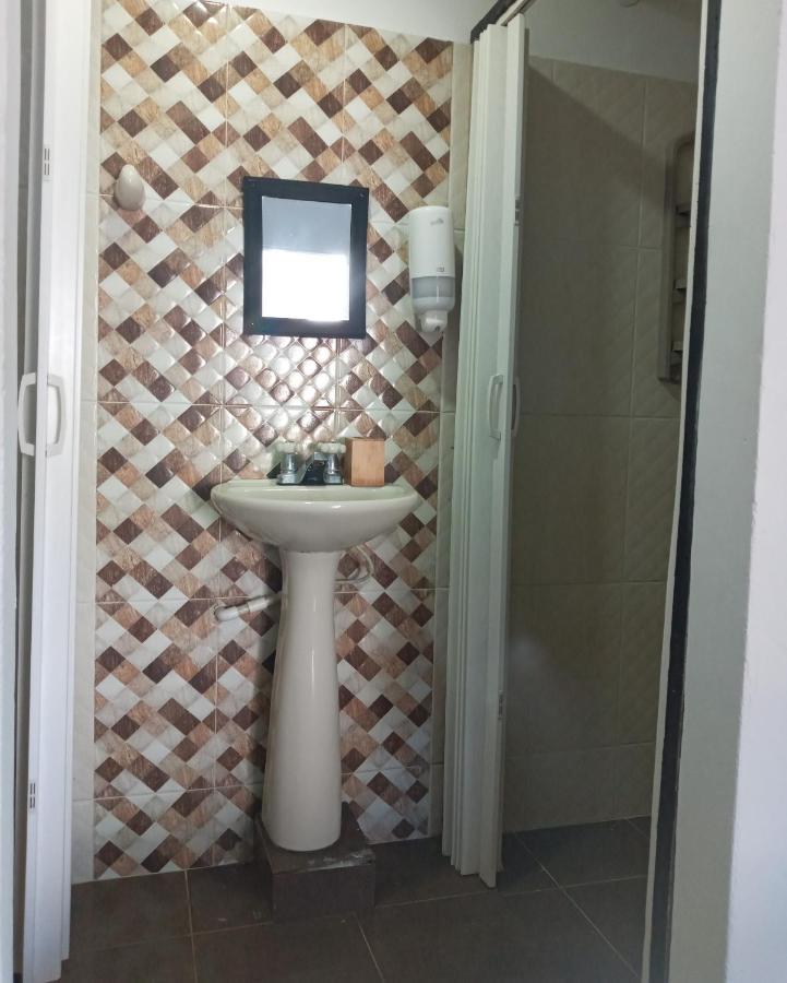 Hostal Cuyagua Palomino Εξωτερικό φωτογραφία
