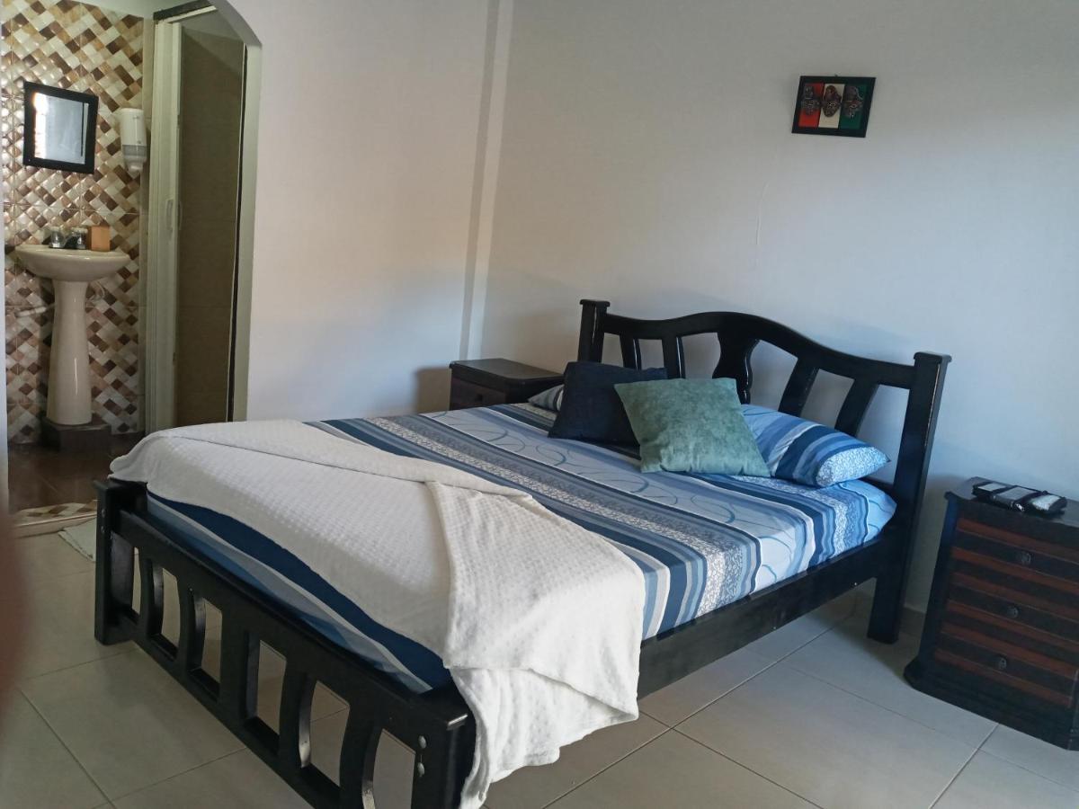 Hostal Cuyagua Palomino Εξωτερικό φωτογραφία
