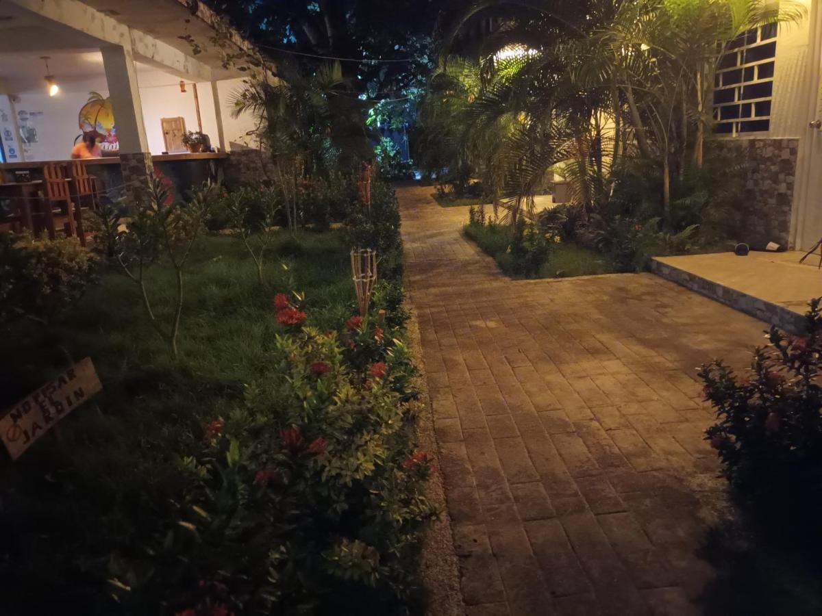 Hostal Cuyagua Palomino Εξωτερικό φωτογραφία